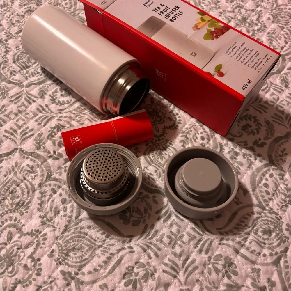 ZWILLING Thermo Tea and Fruit infuser bottle 420ml White Brand New - Picture 7 of 8